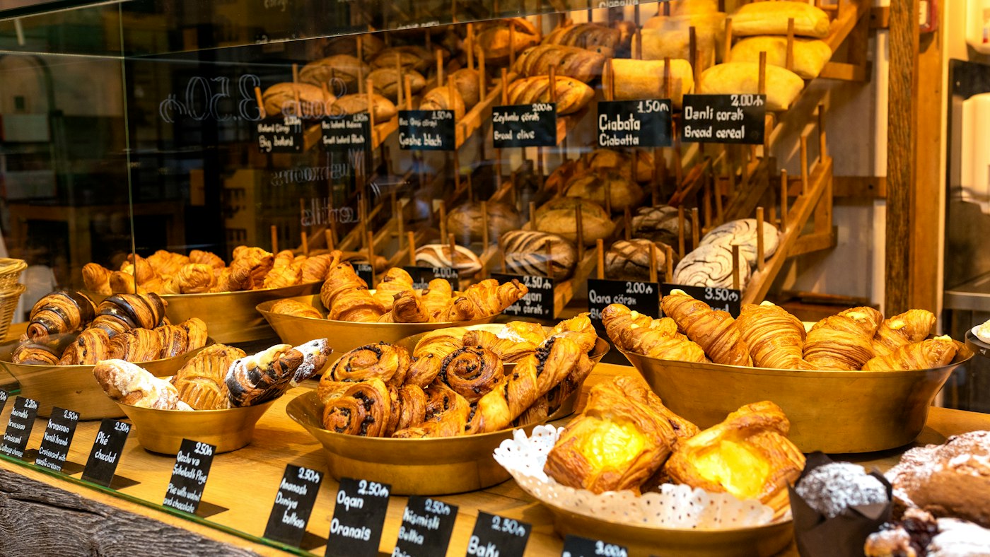Viennoiseries en vitrine